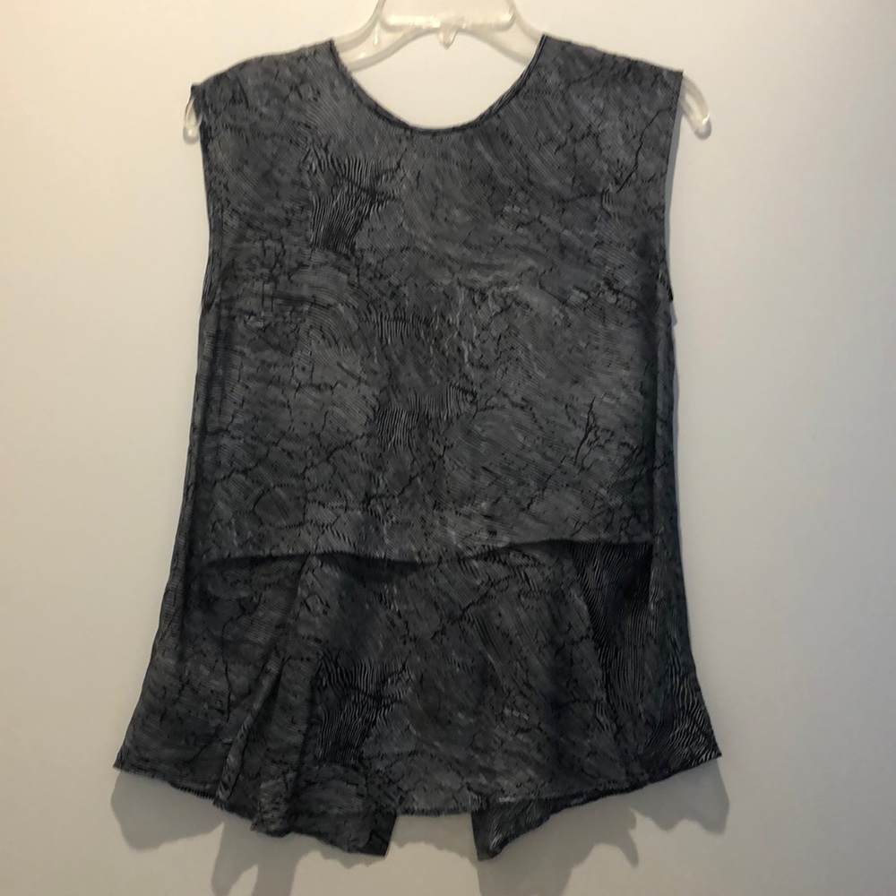 Theory sheer black and white tank top
